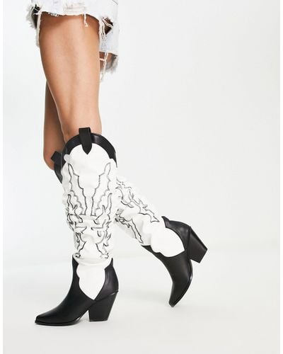 Public Desire Botas por la rodilla blancas y negras estilo cowboy con diseño fruncido rodeo exclusivas - Multicolor