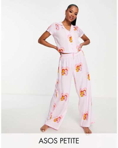 ASOS Asos Design Petite - Troetelbeertjes - Pyjamaset Van Modal Met Overhemd En Broek - Roze