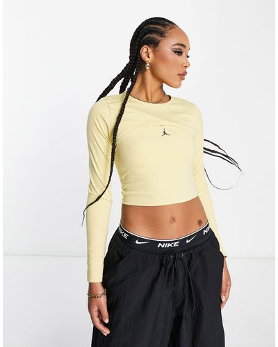 Nike Camiseta color limón con diseño 2 en 1 - Neutro