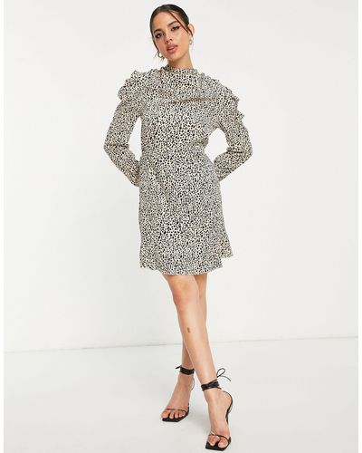 AX Paris Hoogsluitende Mini-jurk Met Pofmouwen En Bedekt Met Dierenprint - Wit
