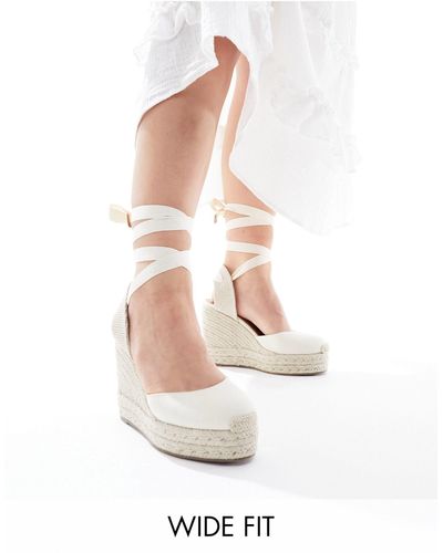 ASOS Wide fit - tyra - chaussures compensées à bout fermé en lin naturel - Blanc