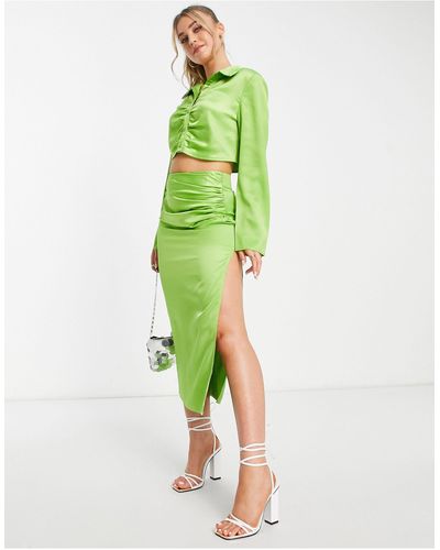 In The Style Exclusive Ruched Side Skirt Co-ord - Green