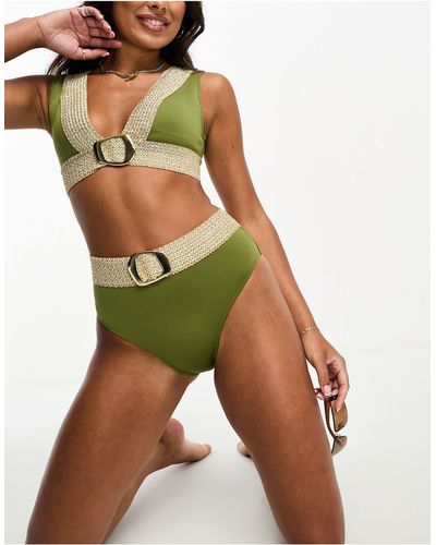 River Island Slip bikini kaki a vita alta con dettaglio elasticizzato con fibbia - Verde