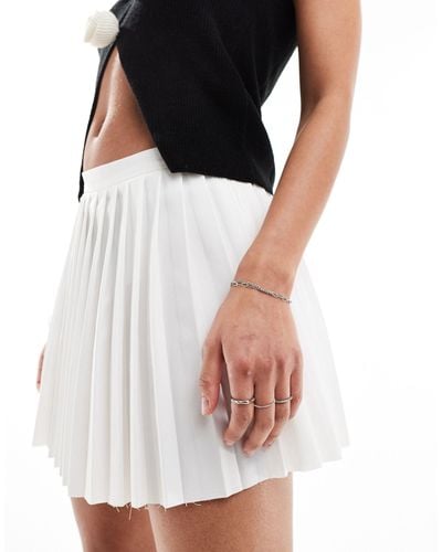 Bershka Raw Edge Pleated Mini Tennis Skirt - Black