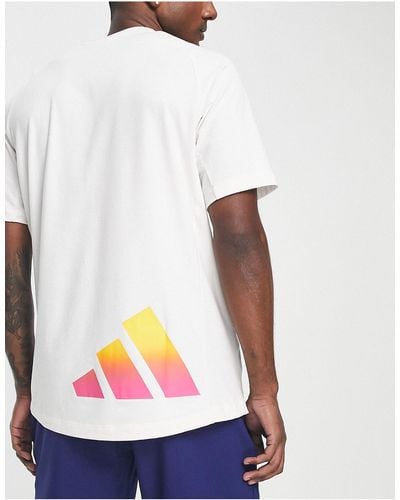 adidas Originals Adidas Training Train Icons Gradient 3 Bar Logo T-shirt - White