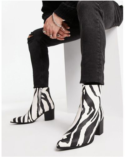 ASOS – chelsea-stiefel aus kunstleder mit absatz und strukturiertem zebramuster - Schwarz