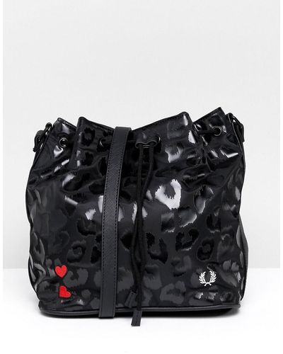 Fred Perry X Amy Winehouse Foundation Leopard Bucket Bag - Black