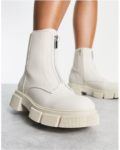 New Look Flat Chunky Zip Front Boot - White