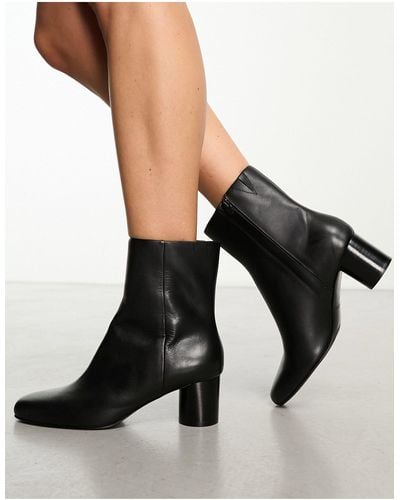 & Other Stories Soft Round Heeled Ankle Boots - Black