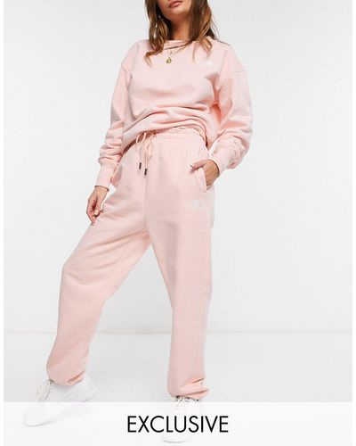 The North Face Oversized Essential joggers - Pink
