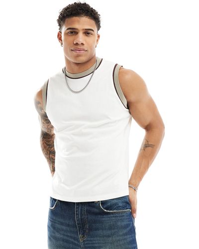 ASOS Camiseta color crema sin mangas con ribetes en contraste - Blanco