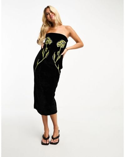 Hope & Ivy Velvet Bandeau Midi Dress With Floral Embellishment - Black