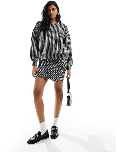 Vero Moda Minifalda monocromática con estampado - Negro