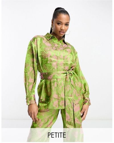 Y.A.S Petite Floral Jacquard Belted Shirt Co-ord - Green