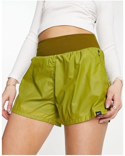 Nike Run Division Reflective Shorts - Green