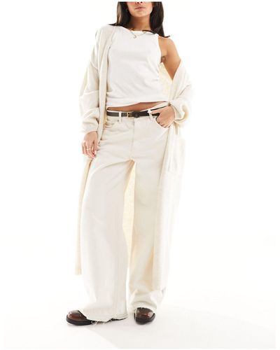 Miss Selfridge Cárdigan largo color con mangas globo y bolsillo - Blanco