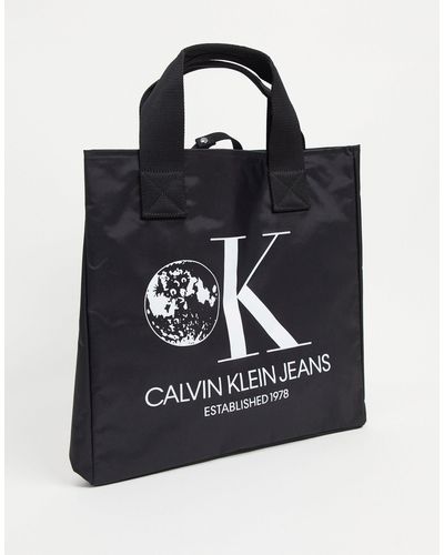 CALVIN KLEIN JEANS EST. 1978 Calvin Klein Jeans - Established 1978 -tote Met Graphic - Zwart