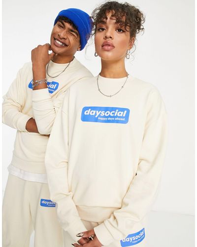 ASOS Asos daysocial - felpa oversize unisex écru con etichetta del logo blu stampata sul petto