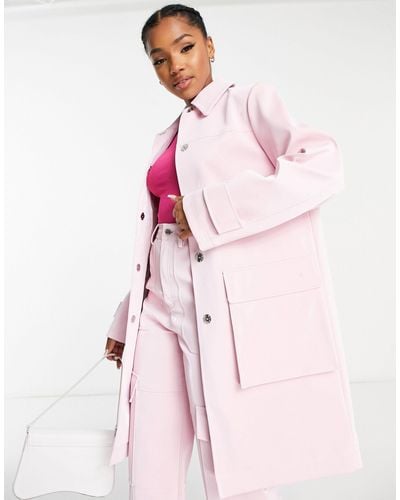 Miss Selfridge – mantel aus vinyl-kunstleder mit cargo-taschen - Pink