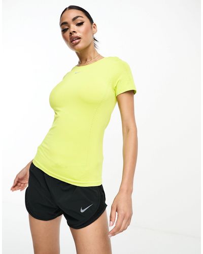Nike Aura dri-fit adv - t-shirt - Jaune