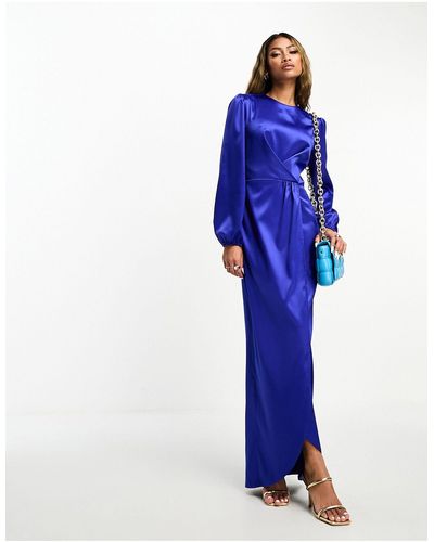 Flounce London Robe portefeuille longue en satin - cobalt - Bleu