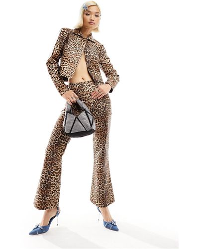 Labelrail X dyspnea - pantalon évasé d'ensemble en imitation cuir à imprimé léopard - Neutre