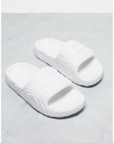 adidas Sandalias blancas adilette 22 - Blanco
