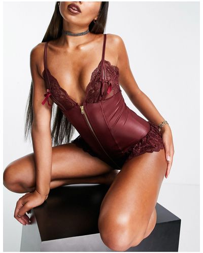 Ann Summers Tasha - Wetlook Bodysuit Met Rits Aan - Rood