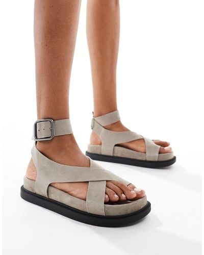 Pull&Bear Thong Detail Sandal - White