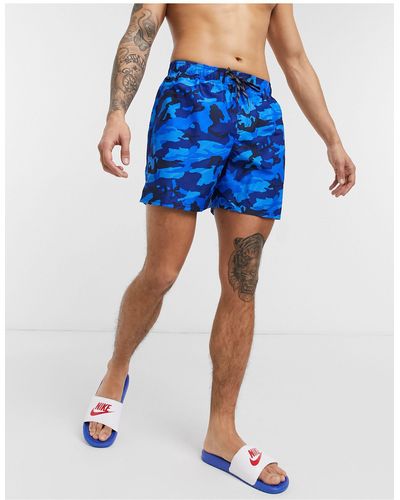 Nike – 5 zoll – volley-shorts mit military-muster - Blau