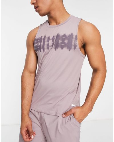 PUMA Camiseta malva sin mangas con estampado posicional efecto tie dye - Morado