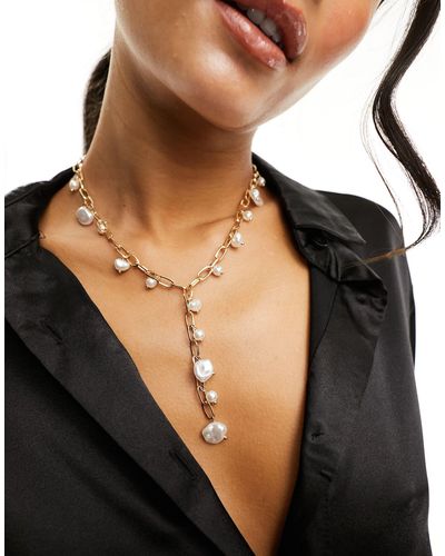 True Decadence Oval Chain And Pearl Charm Drop Necklace - Black