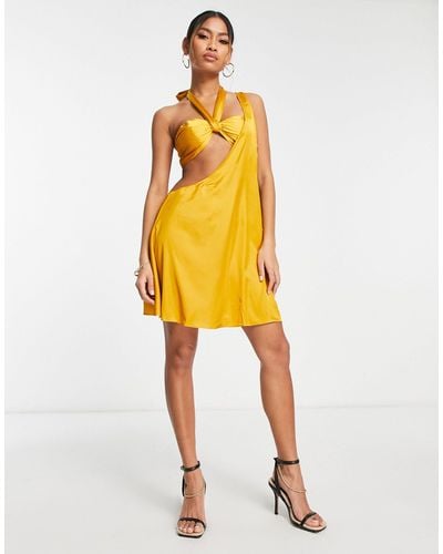 EI8TH HOUR Vestido corto color mostaza con caída y abertura - Amarillo