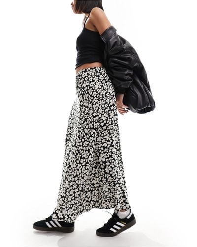 Vero Moda Elasticated Waistband Maxi Skirt - White