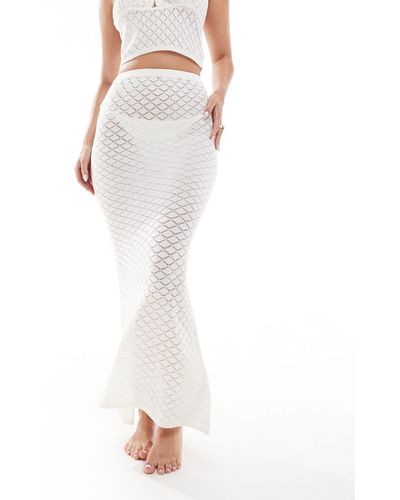 In The Style Exclusive Crochet Knit Textured Fishtail Maxi Beach Skirt Co-ord - White