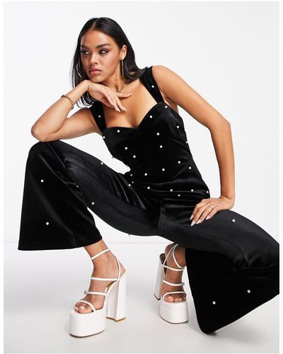 ASOS – er jumpsuit aus samt mit ausgestelltem hosenbein und bustier-top und perlenverzierung - Schwarz