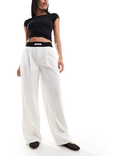 Bershka Pantalon ample à taille large - clair - Blanc