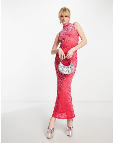 Amy Lynn Lana - robe longue sans manches à col montant avec motif animal effet dévoré - vif - Rouge