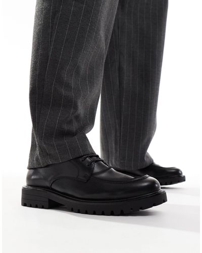Truffle Collection Zapatos negros con cordones, puntera almendrada y suela gruesa