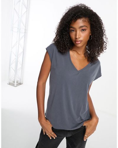Vero Women Sale to Online off T-shirts | Moda | up Lyst 75% for