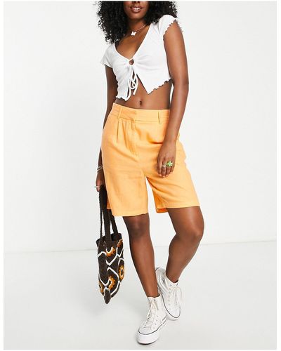 ONLY Exclusive Linen City Shorts - Orange