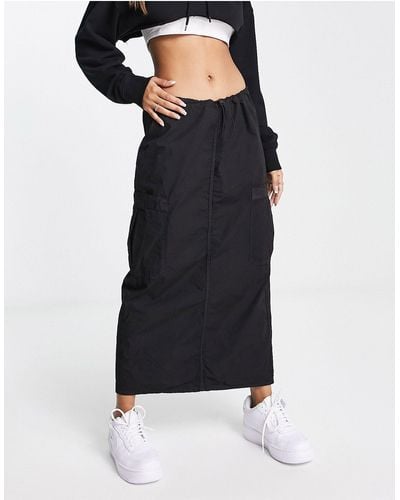 Pull&Bear Midi Cargo Skirt With toggle Waist Detail - Black