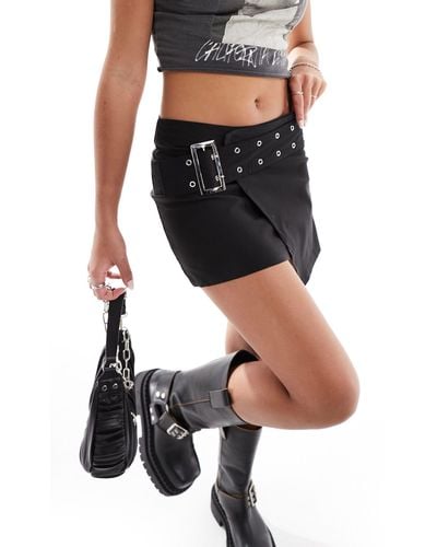 Daisy Street Y2k Low Rise Mini Skirt With Buckle Detail - Black