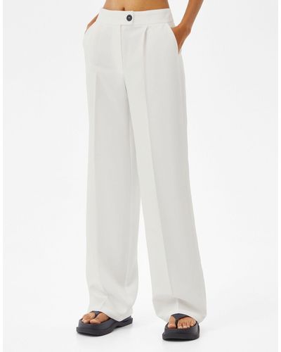 Bershka Pantaloni sartoriali a fondo ampio bianchi - Bianco