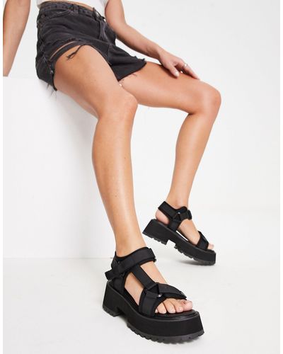 Schuh Tampa - sandali neri con suola flatform super spessa - Nero