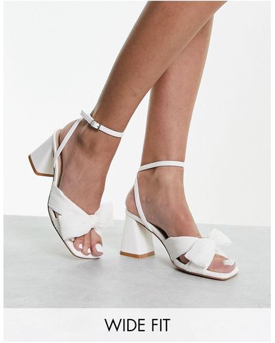 Glamorous Mid Heel Sandals With Bow - White