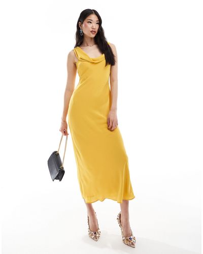 Bardot Vestido lencero largo amarillo asimétrico