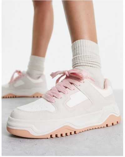 Bershka Sneakers stile skater con plateau beige e - Bianco