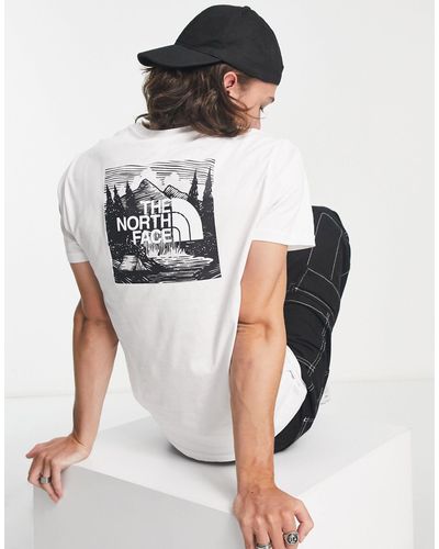 The North Face Redbox Celebration - T-shirt Met Print Op - Wit