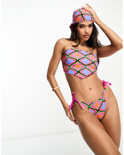 Threadbare Ensemble bikini bandeau imprimé géométrique à ourlet mouchoir avec bas noué sur les côtés et foulard assorti - Bleu